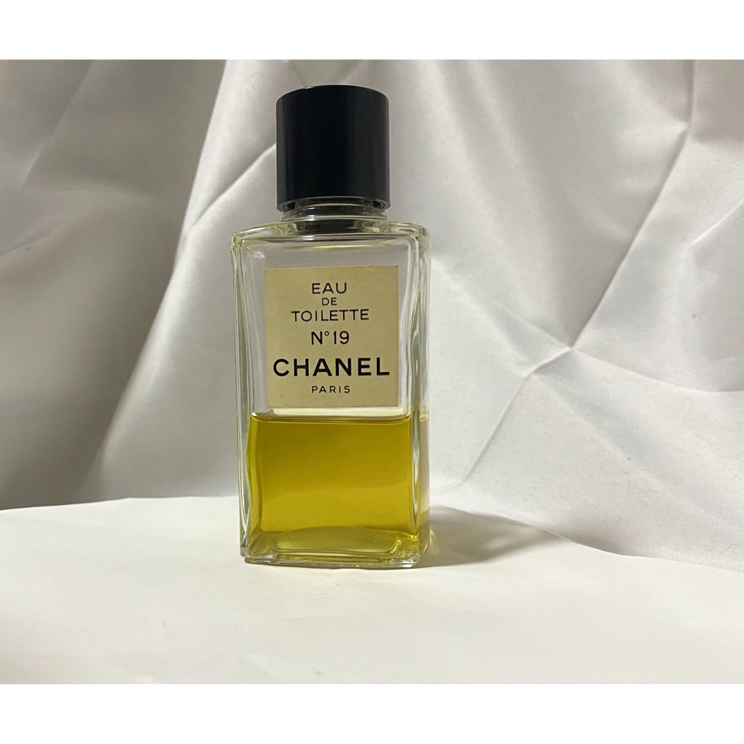 CHANEL(シャネル)のCHANEL オードトワレ  No.19   香水  118ml コスメ/美容のボディケア(ボディオイル)の商品写真