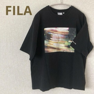 フィラ(FILA)のFILA クルーネック半袖Tシャツ　プリントTシャツ　Mサイズ　ブラック(Tシャツ(半袖/袖なし))