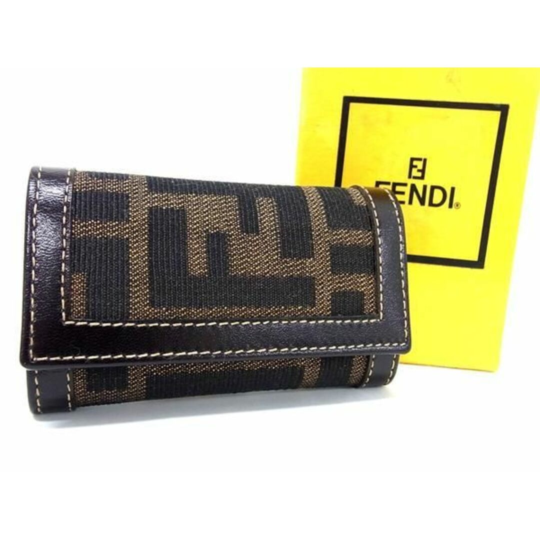 FENDI(フェンディ)の■新品同様■ FENDI フェンディ ズッカ柄 キャンバス×レザー 6連 キーケース 鍵入れ レディース メンズ ブラウン系 AU7657  メンズのメンズ その他(その他)の商品写真