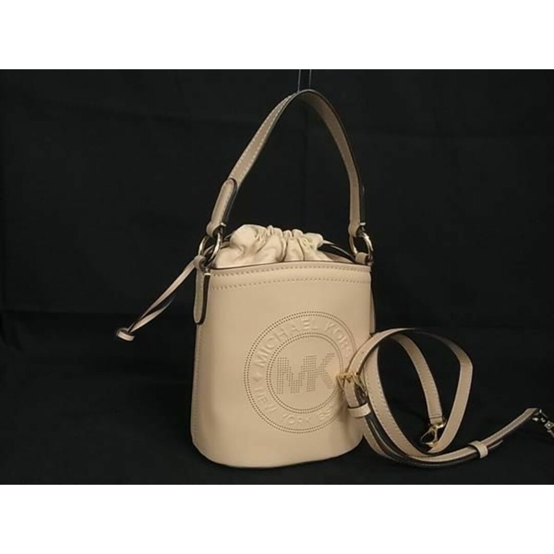 Michael Kors(マイケルコース)の■新品■未使用■ MICHAEL KORS マイケルコース レザー 巾着型 2WAY クロスボディ ハンドバッグ ショルダーバッグ ベージュ系 AS5873  レディースのファッション小物(その他)の商品写真