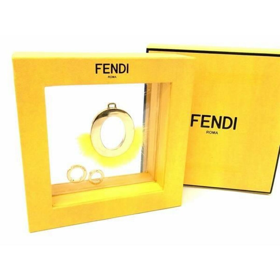 FENDI(フェンディ)の■極美品■ FENDI フェンディ ABCLICK エイビークリック O ペンダントトップ イニシャルチャーム シルバー系×イエロー系 AT5810 エンタメ/ホビーの美術品/アンティーク(その他)の商品写真