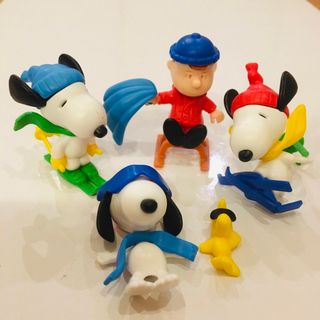 ピーナッツ(PEANUTS)のスヌーピー  キンダーサプライズ  ４個(キャラクターグッズ)