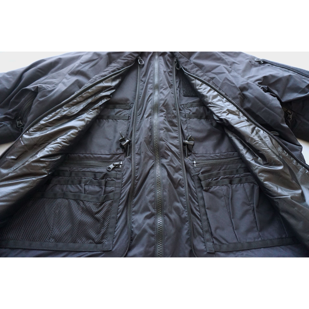 MOUT(マウト)のマウトリーコンテーラー HIGH LOFT SHOOTING COAT メンズのジャケット/アウター(ダウンジャケット)の商品写真