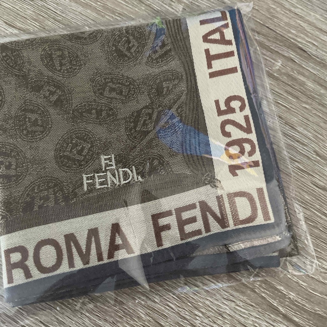 FENDI(フェンディ)のフェンディ　ハンカチ レディースのファッション小物(ハンカチ)の商品写真