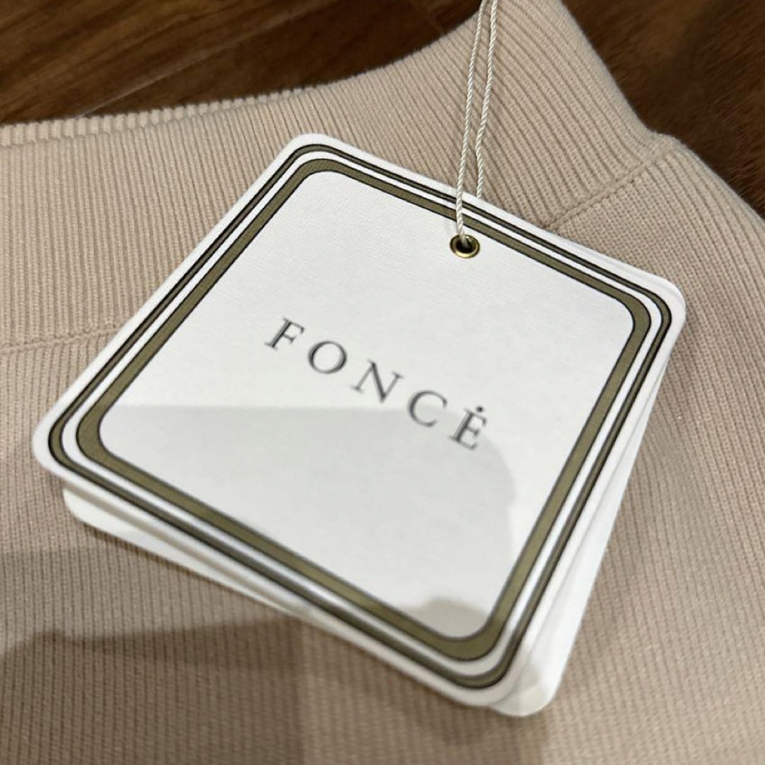 FONCE(フォンセ)のFONCE ニットスリットスカート レディースのスカート(ひざ丈スカート)の商品写真