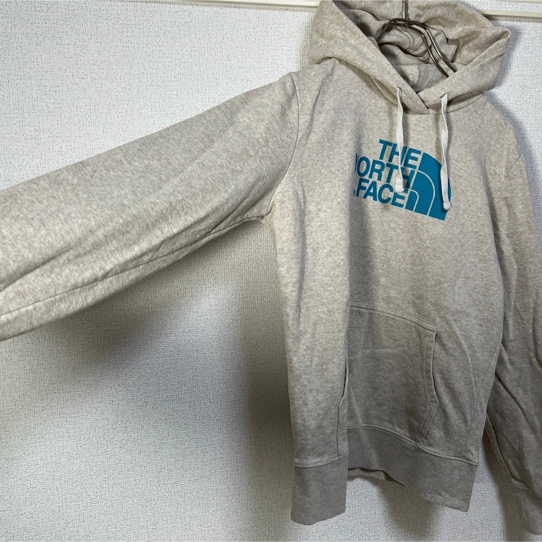 THE NORTH FACE(ザノースフェイス)の【ノースフェイス】メキシコ製　パーカー　デカロゴ　US規格　霜降りベージュ26 レディースのトップス(パーカー)の商品写真