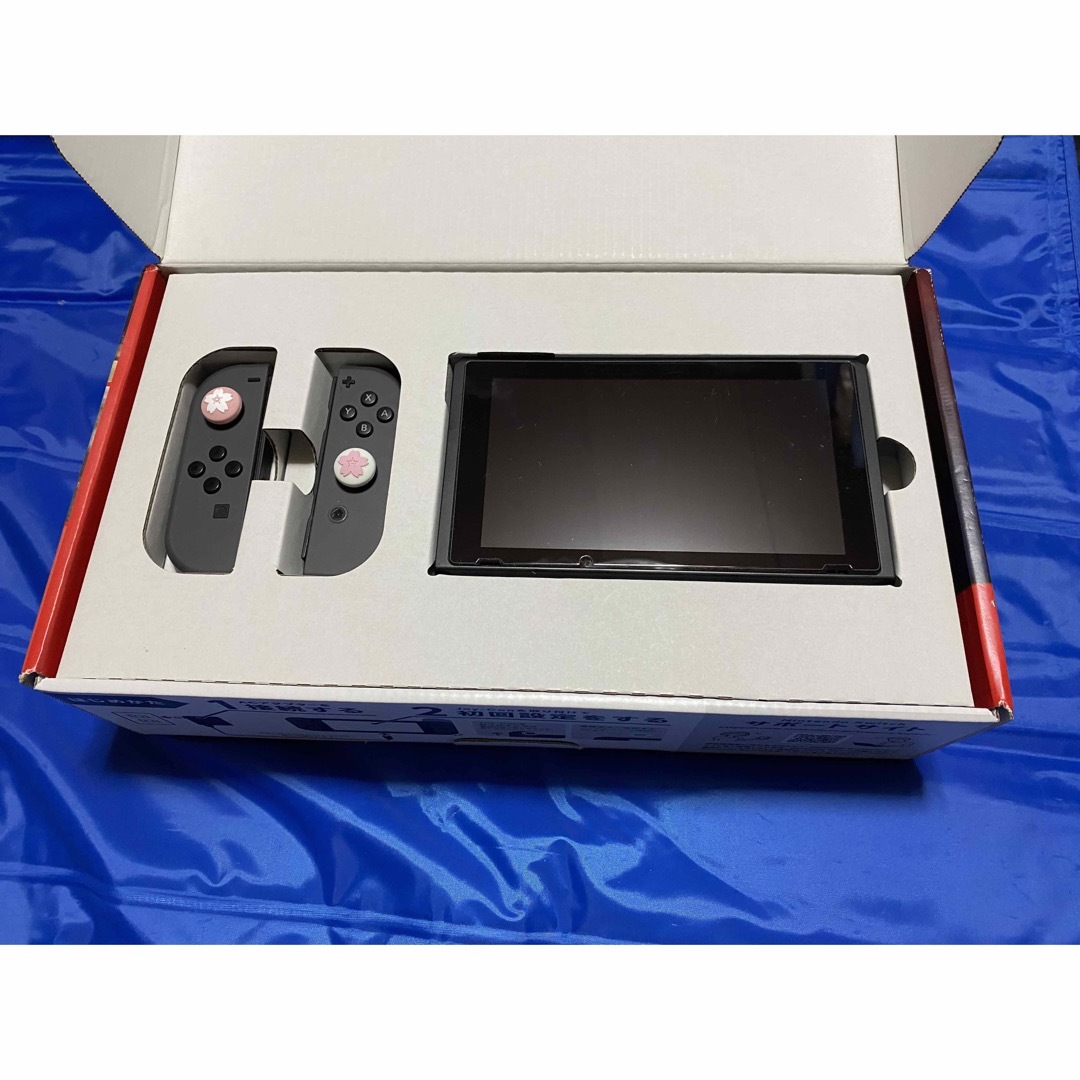 Nintendo Switch(ニンテンドースイッチ)の任天堂スイッチ Nintendo Switch Joy-Con L R グレー エンタメ/ホビーのゲームソフト/ゲーム機本体(家庭用ゲーム機本体)の商品写真