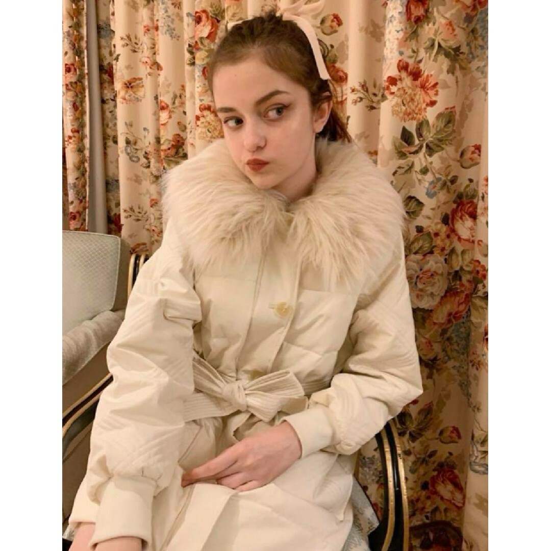 épine(エピヌ)のepine fur collar quilting downcoat ivory レディースのジャケット/アウター(ダウンコート)の商品写真