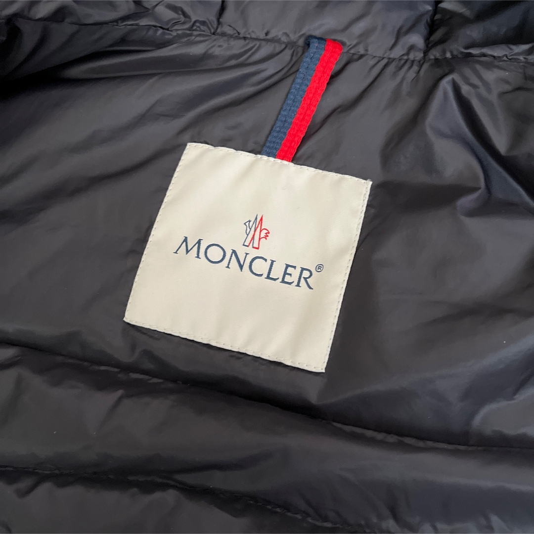 MONCLER(モンクレール)のモンクレール  キッズ　ダウンジャケット キッズ/ベビー/マタニティのキッズ服男の子用(90cm~)(ジャケット/上着)の商品写真