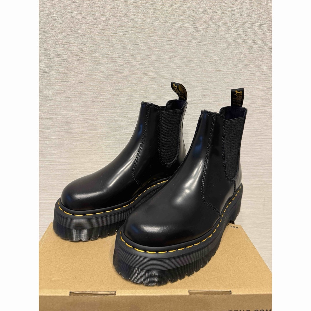 Dr.Martens(ドクターマーチン)のお値下げ！Dr.Martens ドクターマーチン　2976 QUAD ブラック レディースの靴/シューズ(ブーツ)の商品写真