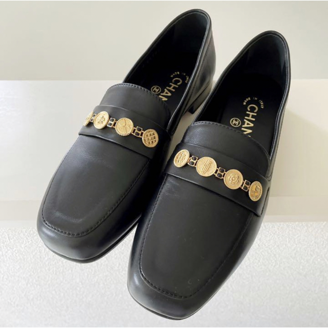 CHANEL - CHANEL ラムスキン コイン ローファー モカシン 37.5 CHANEL - CHANEL ラムスキン コイン ローファー モカシン 37.5