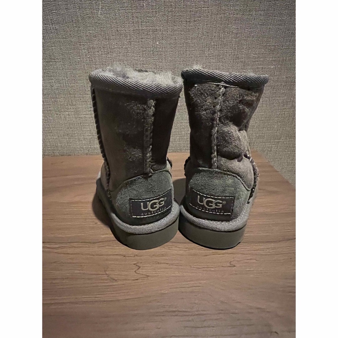 UGG(アグ)のUGGアグ　キッズブーツ13.5美品 キッズ/ベビー/マタニティのベビー靴/シューズ(~14cm)(ブーツ)の商品写真