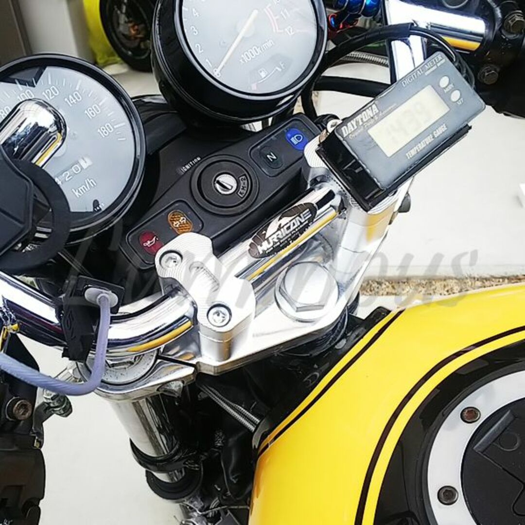 ハンドル変換 22.2mm 28mm ハンドルクランプ 銀 アップハン ホンダ 自動車/バイクのバイク(パーツ)の商品写真