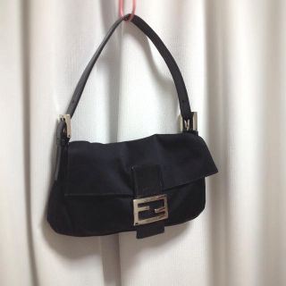 フェンディ(FENDI)のFENDI バケットショルダーバッグ(ショルダーバッグ)