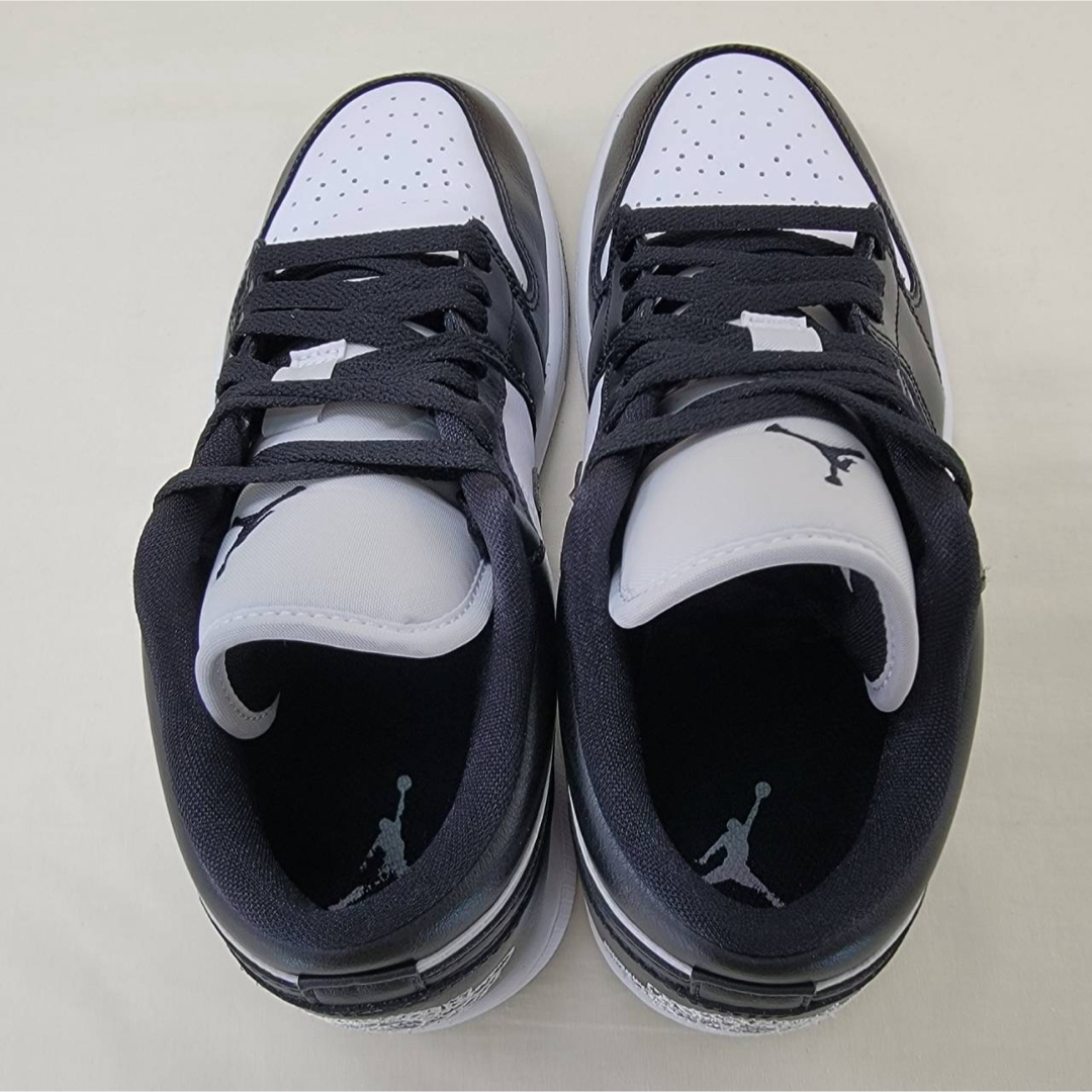 Jordan Brand（NIKE）(ジョーダン)のナイキ ウィメンズ エアジョーダン1 ロー "ホワイト/ブラック" 24.5㎝ レディースの靴/シューズ(スニーカー)の商品写真