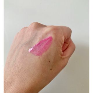 エヌワイエックス(NYX)の新品未使用★NYXグラムリップグロス　青みピンク　ラメグロス(リップグロス)