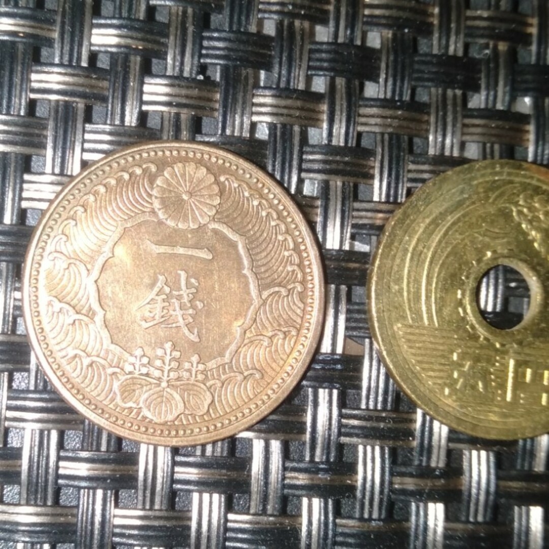 昭和十三年のみ製造　カラス一銭黄銅貨　（1938年） エンタメ/ホビーの美術品/アンティーク(貨幣)の商品写真