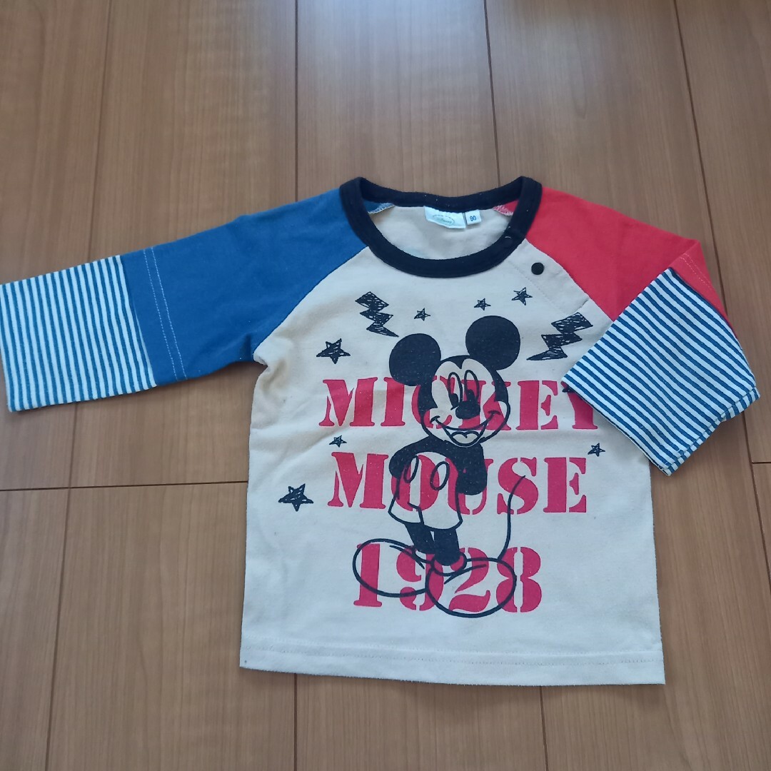 Disney(ディズニー)のミッキーマウス　重ね着風長袖Tシャツ　90㎝ キッズ/ベビー/マタニティのキッズ服男の子用(90cm~)(Tシャツ/カットソー)の商品写真