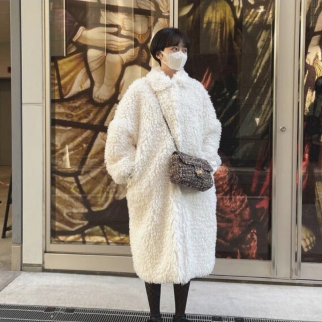 Bibiy AMELIA FUR COAT レディースのジャケット/アウター(毛皮/ファーコート)の商品写真