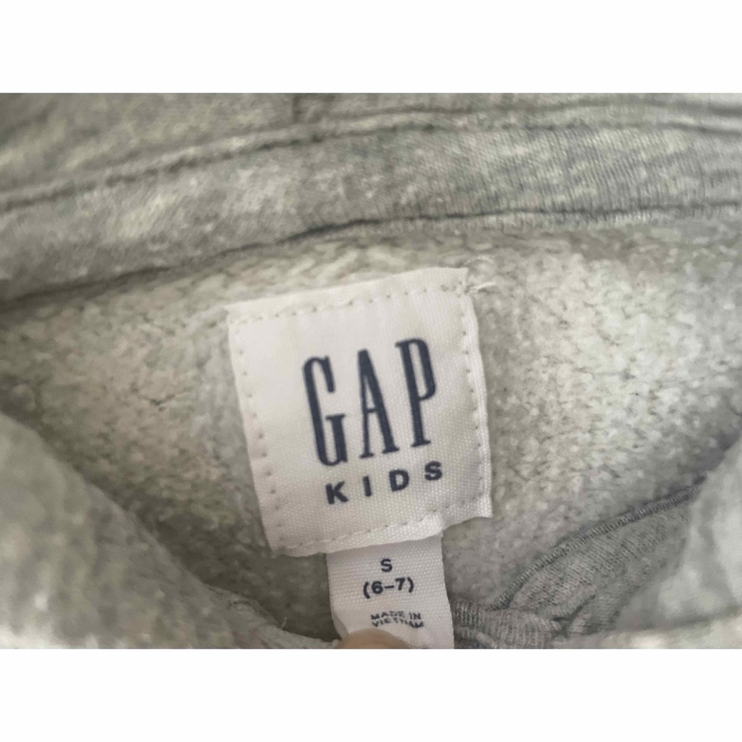 GAP(ギャップ)のGAP 裏起毛パーカー　120cm キッズ/ベビー/マタニティのキッズ服男の子用(90cm~)(ジャケット/上着)の商品写真