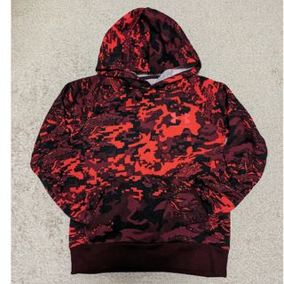 アンダーアーマー(UNDER ARMOUR)のUNDER ARMOUR 総柄ﾌｰﾃﾞｨｰ YMD(Tシャツ/カットソー)