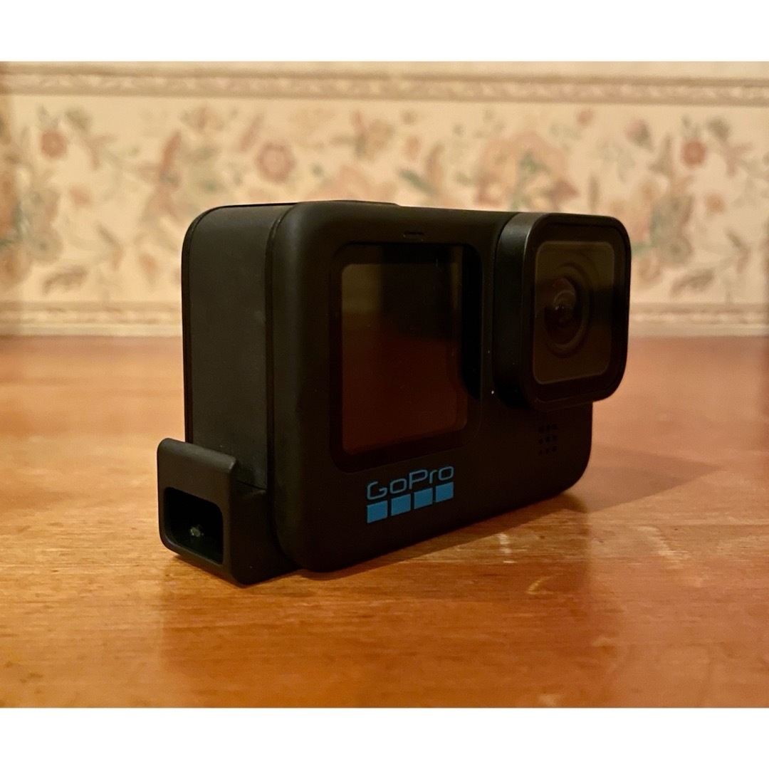 GoPro(ゴープロ)のゴープロ HERO11 Black デュアルバッテリーチャージャー + Endu スマホ/家電/カメラのカメラ(ビデオカメラ)の商品写真