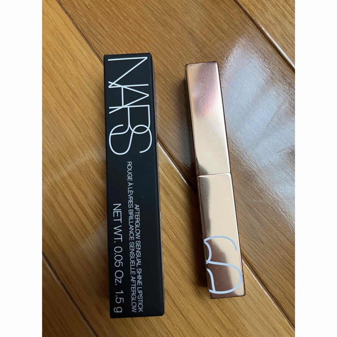 NARS(ナーズ)のナーズNARSアフターグローセンシュアルシャインリップスティック888 コスメ/美容のベースメイク/化粧品(口紅)の商品写真