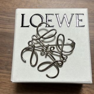 ロエベ ブローチ/コサージュの通販 300点以上 | LOEWEのレディースを ロエベ ブローチ/コサージュの通販 300点以上 | LOEWEのレディースを