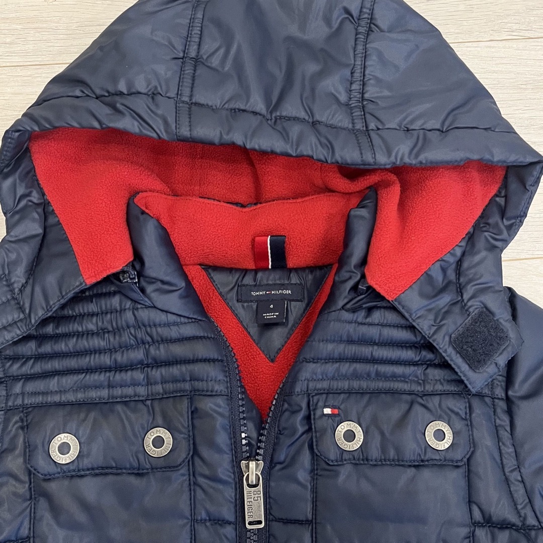 TOMMY HILFIGER(トミーヒルフィガー)のトミーヒルフィガー　中綿ダウンジャケット　100 キッズ/ベビー/マタニティのキッズ服男の子用(90cm~)(ジャケット/上着)の商品写真