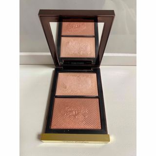 トムフォードビューティ(TOM FORD BEAUTY)のトムフォードビューティ シェイドアンドイルミネイトハイライティングデュオ (フェイスカラー)