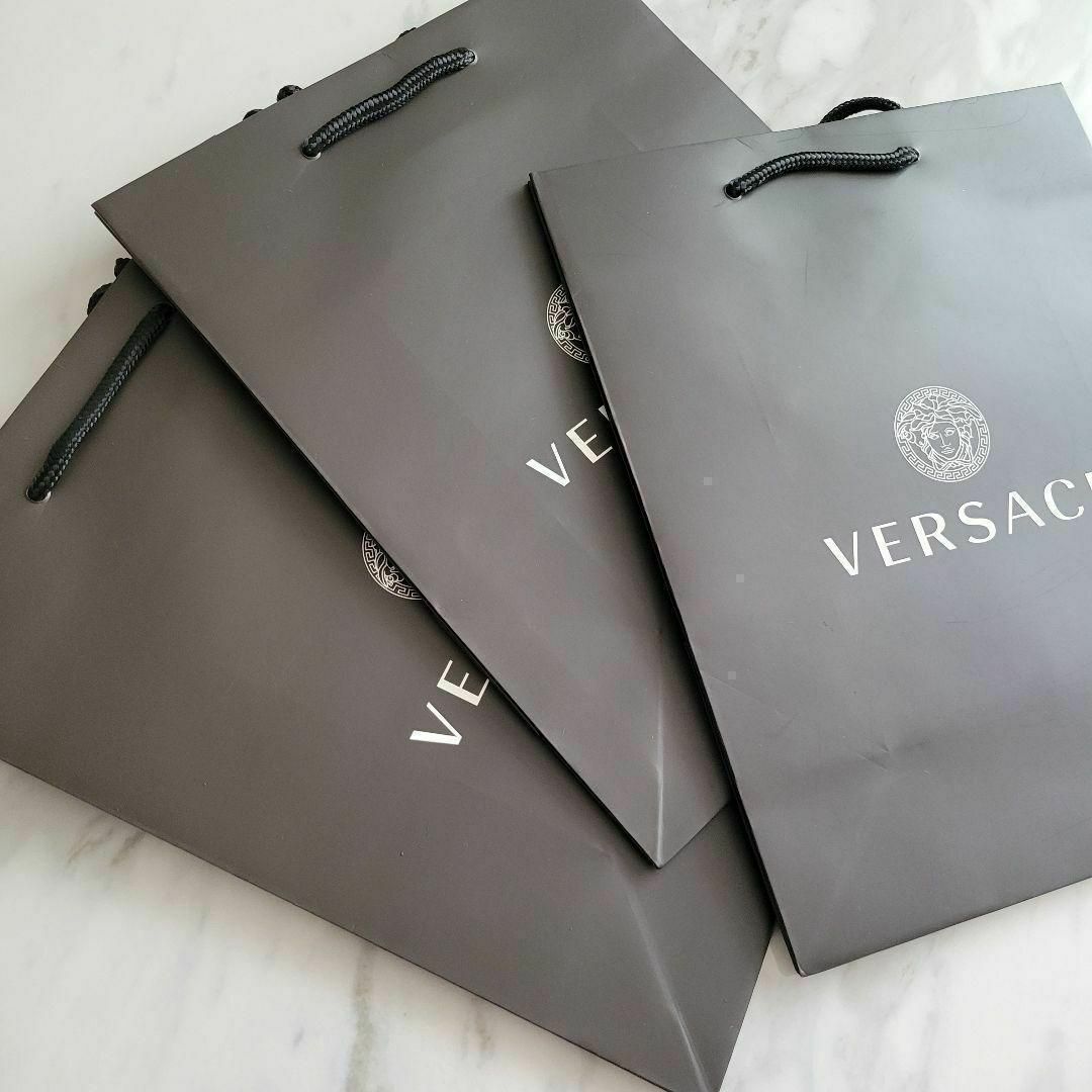 VERSACE(ヴェルサーチ)の☆即日発送☆　VERSACE ヴェルサーチ　ショップ袋　ショッパー メンズのファッション小物(折り財布)の商品写真