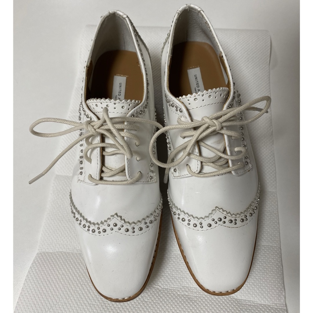 UNITED ARROWS(ユナイテッドアローズ)の［美品］スタッズ ローファー レディースの靴/シューズ(ローファー/革靴)の商品写真