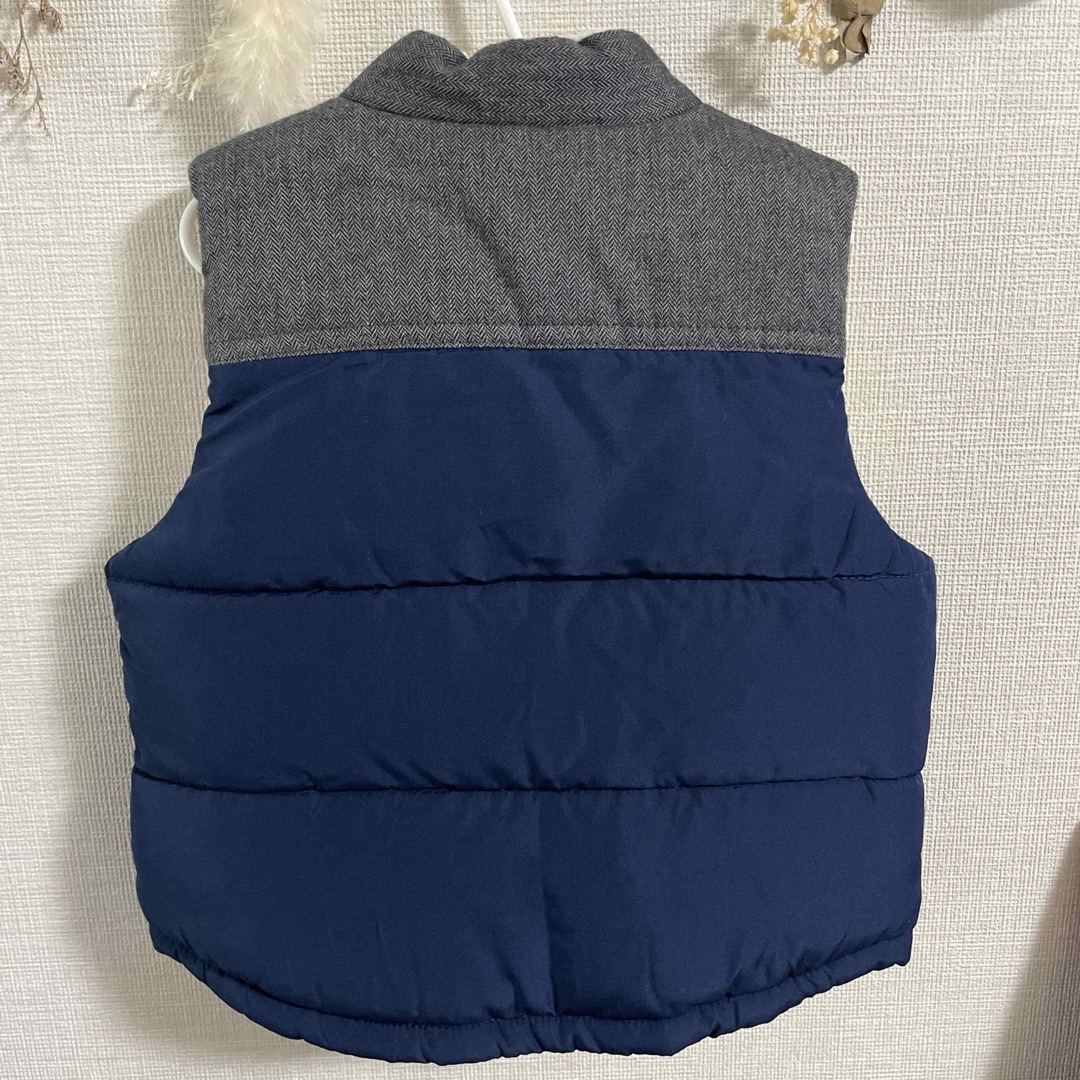 babyGAP(ベビーギャップ)のGAP baby90ベスト キッズ/ベビー/マタニティのキッズ服男の子用(90cm~)(ジャケット/上着)の商品写真