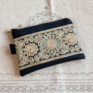 インド刺繍リボン　ミニポーチ　フェイクレザー　黒(ポーチ)