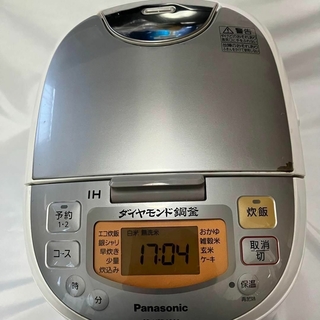 パナソニック(Panasonic)のパナソニック炊飯器　ダイヤモンド銅釜　2017年製　SR-VFD1060(炊飯器)