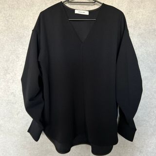 メイソングレイ(MAYSON GREY)の美品 MAYSONGREY トップス　黒　ブラウス(シャツ/ブラウス(長袖/七分))