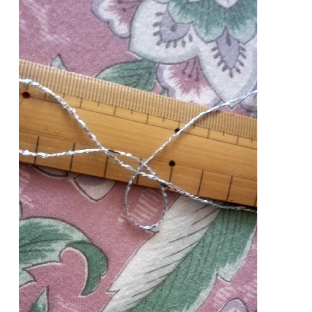 毛糸　コーン付き　大　引き揃え糸に ハンドメイドの素材/材料(生地/糸)の商品写真