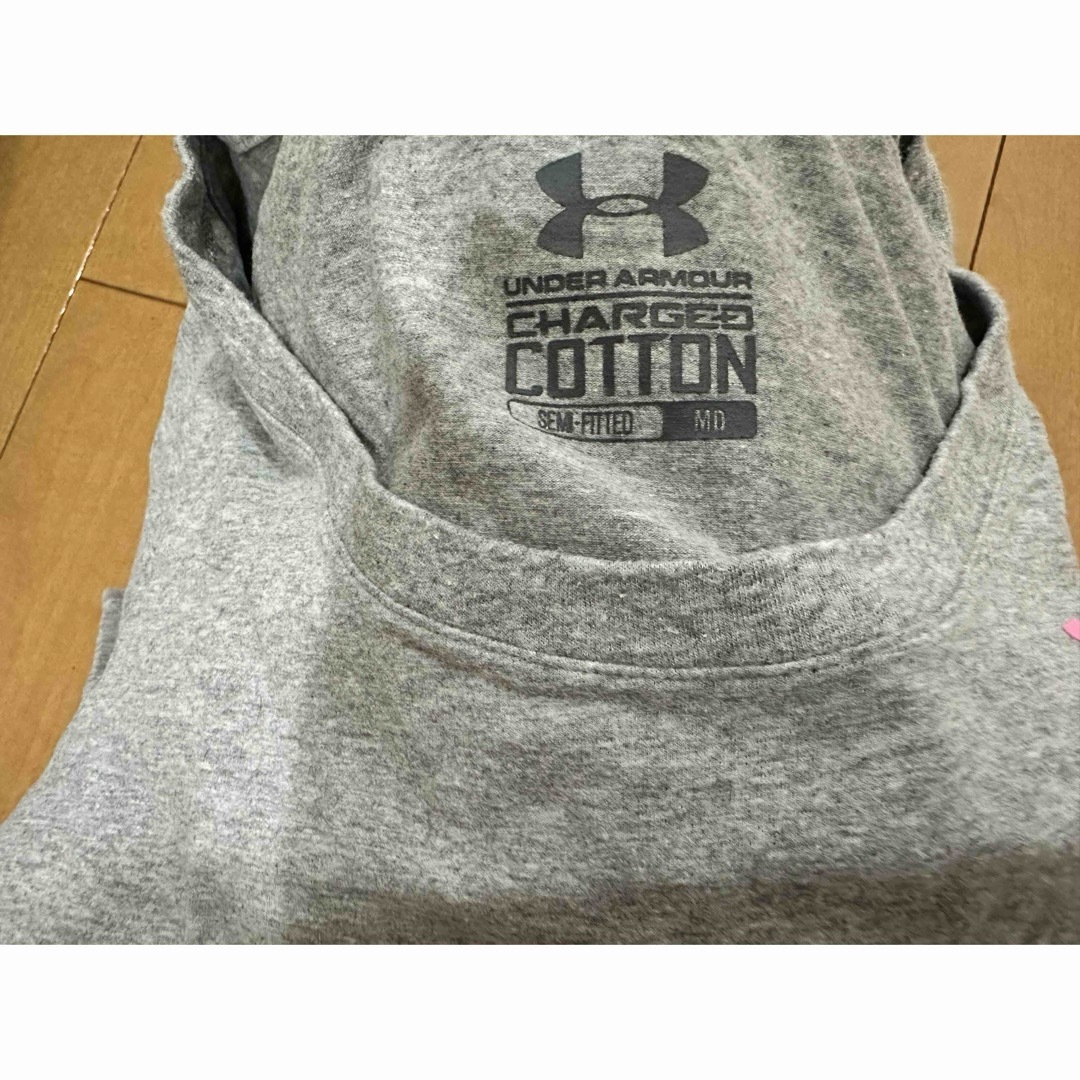 UNDER ARMOUR(アンダーアーマー)のアンダーアーマー　Tシャツ　Mサイズ スポーツ/アウトドアのトレーニング/エクササイズ(トレーニング用品)の商品写真