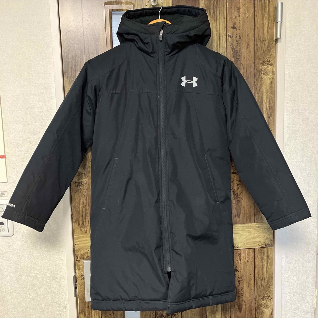 UNDER ARMOUR(アンダーアーマー)の美品　アンダーアーマー ベンチコート 135〜145 キッズ/ベビー/マタニティのキッズ服男の子用(90cm~)(コート)の商品写真