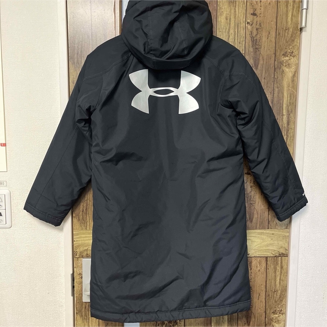 UNDER ARMOUR(アンダーアーマー)の美品　アンダーアーマー ベンチコート 135〜145 キッズ/ベビー/マタニティのキッズ服男の子用(90cm~)(コート)の商品写真