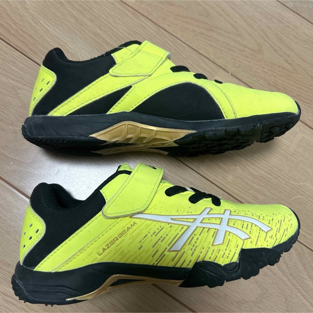 asics(アシックス)の【アシックス】サッカーシューズ　トレーニングシューズ　19㎝ スポーツ/アウトドアのサッカー/フットサル(シューズ)の商品写真