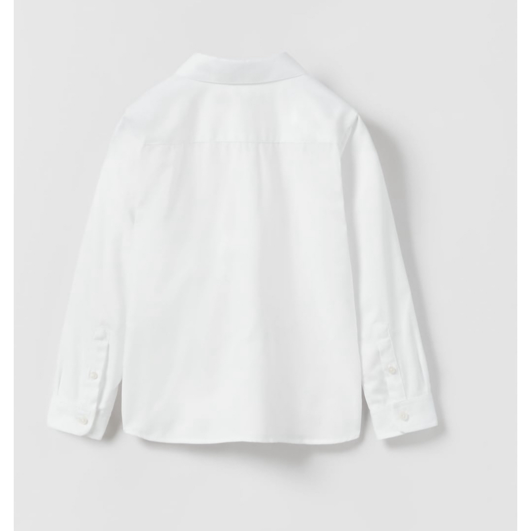 ZARA KIDS(ザラキッズ)の新品　ZARA スプレッドカラードレスシャツ　122 フォーマル　シャツ　120 キッズ/ベビー/マタニティのキッズ服男の子用(90cm~)(ブラウス)の商品写真