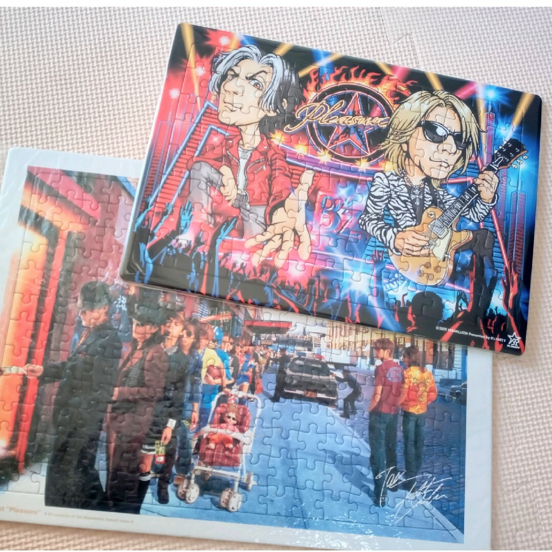 B'z(ビーズ)のB'z　パズル　付録　2点セット エンタメ/ホビーのタレントグッズ(ミュージシャン)の商品写真