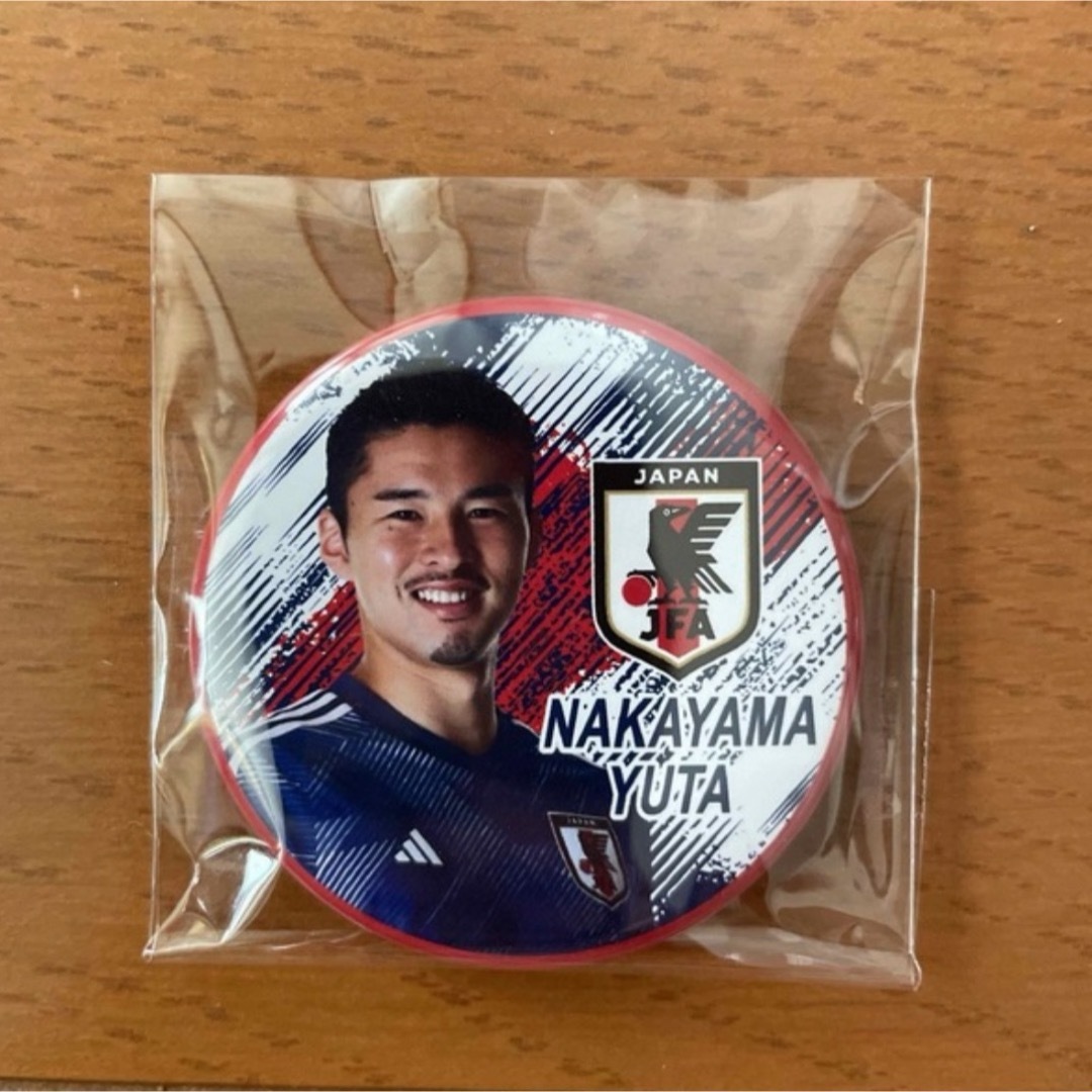 サッカー日本代表　缶バッジ　中山雄太 エンタメ/ホビーのタレントグッズ(スポーツ選手)の商品写真