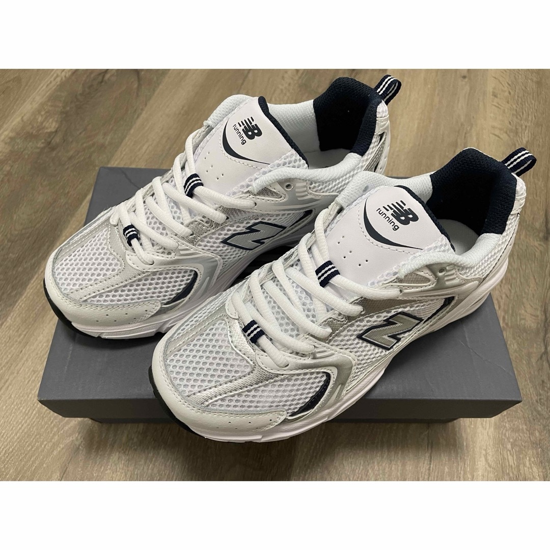 美品　New Balance ニューバランス　MR530SG スニーカーレディース