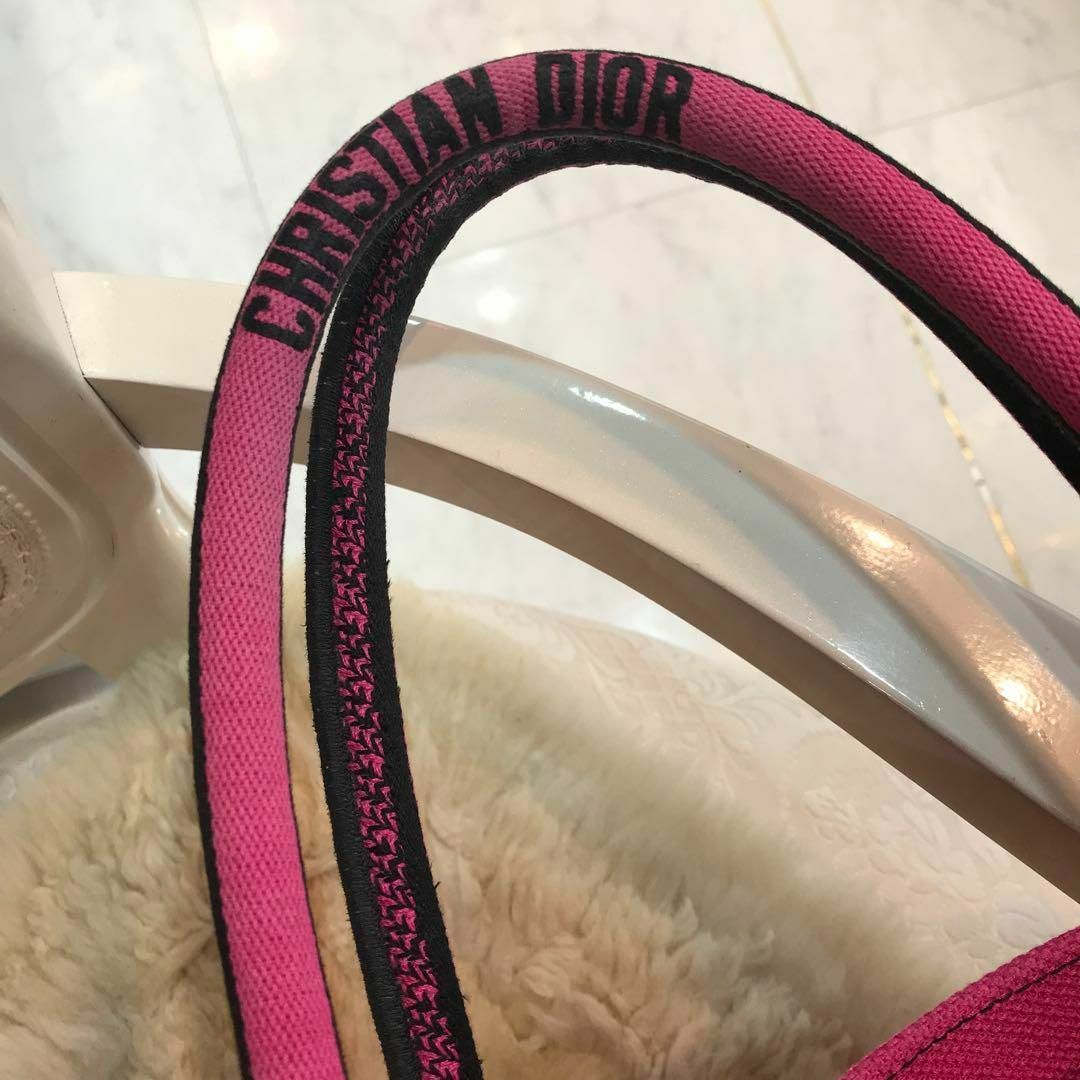 Christian Dior(クリスチャンディオール)の美品☆Christian Dior  ブックトート　ミディアム　ジャングルポップ レディースのバッグ(トートバッグ)の商品写真