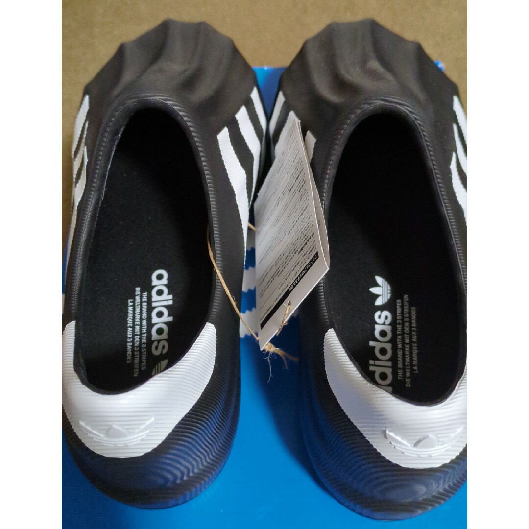 adidas(アディダス)のadidas アディダス ADIFOM SST　27.0cm ブラック　未使用 メンズの靴/シューズ(スニーカー)の商品写真