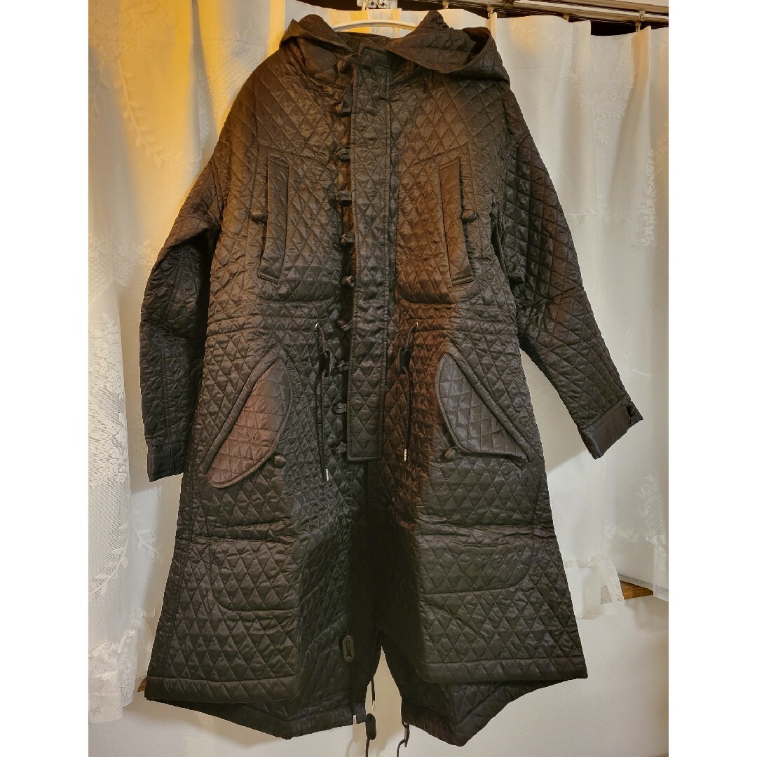 noir kei ninomiya(ノワールケイニノミヤ)のnoir kei ninomiya キルティングコート レディースのジャケット/アウター(ロングコート)の商品写真