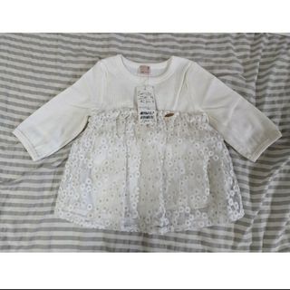 プティマイン(petit main)の新品タグ付き　花　刺繍　チュールドッキング 6分袖Ｔシャツ　オフホワイト　100(Tシャツ/カットソー)