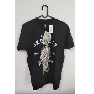 グラニフ(Design Tshirts Store graniph)の新品未使用　ボタニカルスカル　Tシャツ(Tシャツ/カットソー(半袖/袖なし))